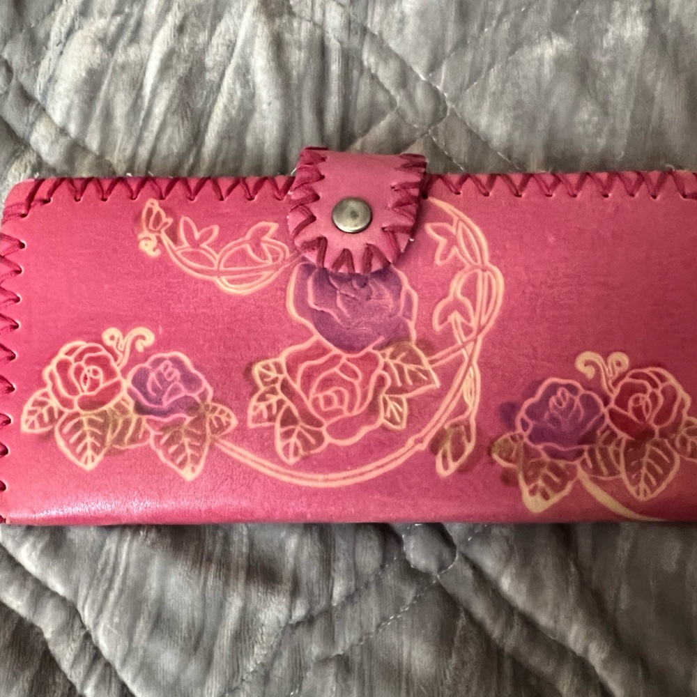Rectangle wallet with beautiful details 🌸